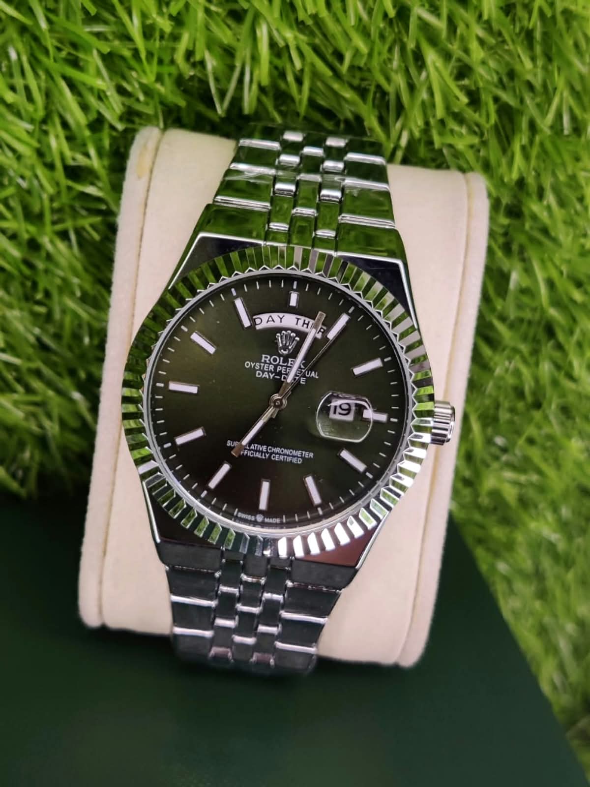 Rolex Day-Date Luxury Classic Watch – Premium Stainless Steel Timepiece